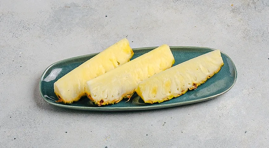 Ананас с медом и брынзой: шаг 3