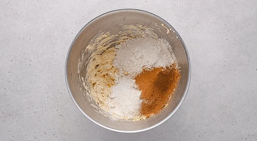 Апельсиновый пирог-перевертыш в духовке: шаг 3