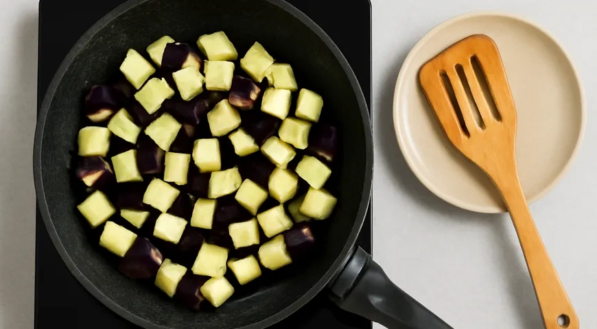 Баклажаны с мясом в казане: шаг 3