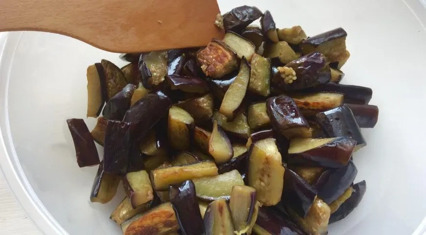 Баклажаны в соусе с чесноком: шаг 3