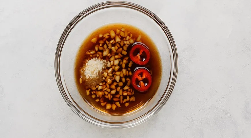 Битые огурцы – рецепт от Ивлева: шаг 3