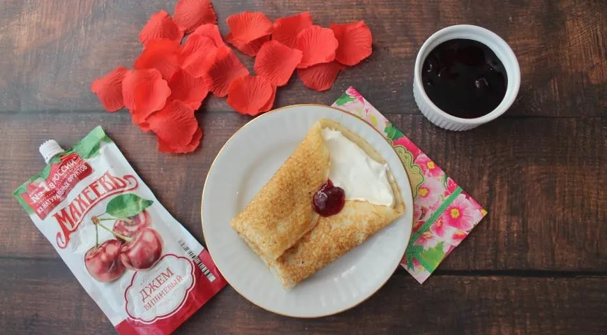 Блин-конверт с джемом "Махеевъ" на 8 марта любимой с посланием: шаг 3