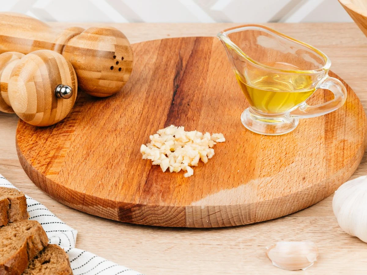 Шаг 3: Брускетта с черным хлебом и песто