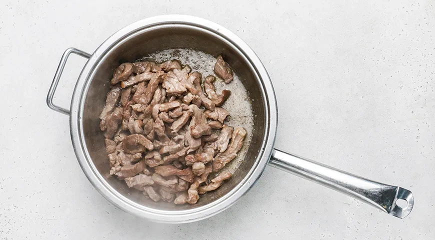 Булгур со свининой и овощами на сковороде: шаг 3