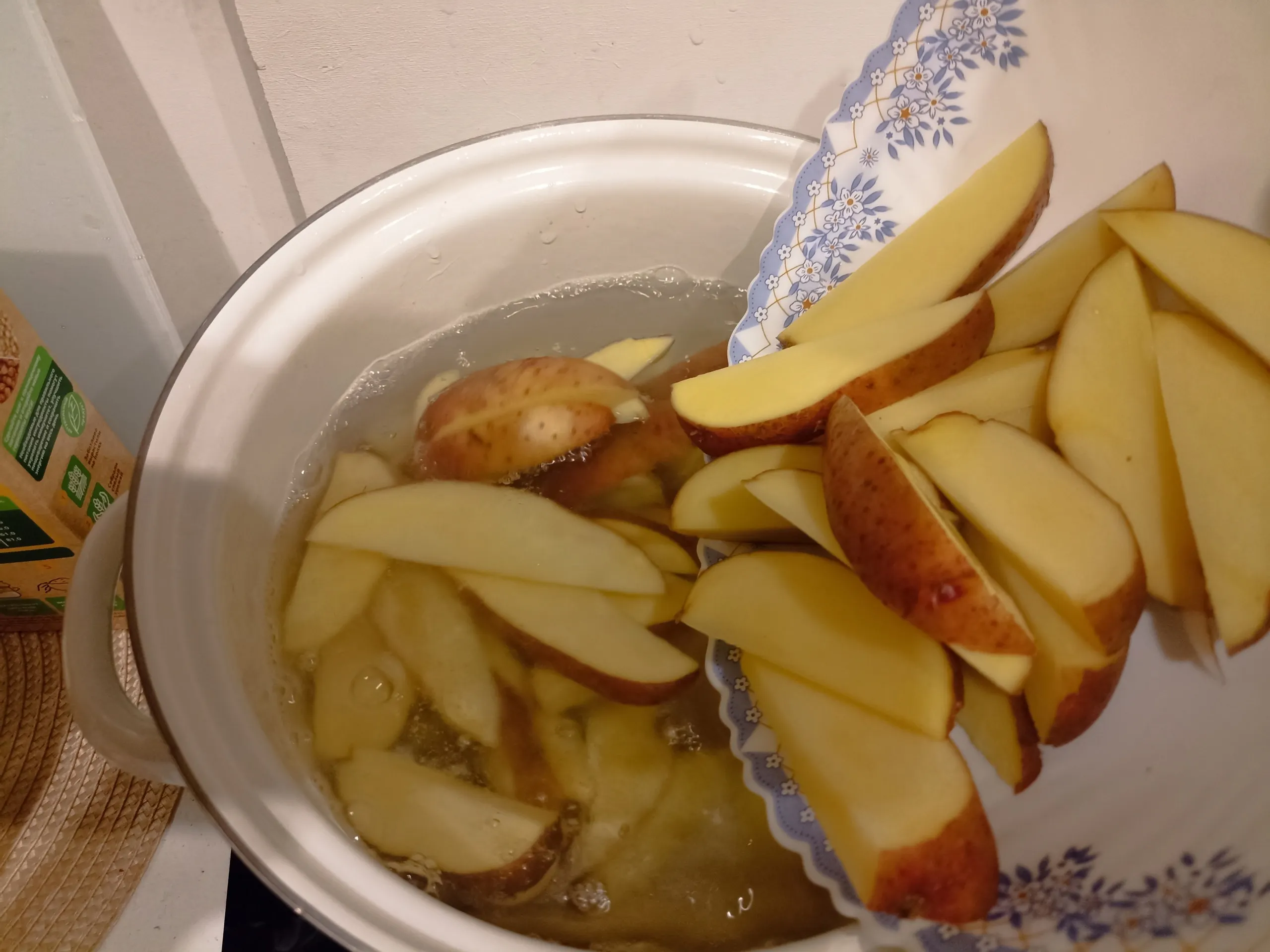 Шаг 3: Быстрый картофель по-деревенски с кожурой