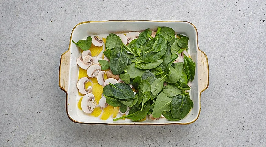 Цыплята-корнишоны с грибным гратеном в духовке: шаг 3