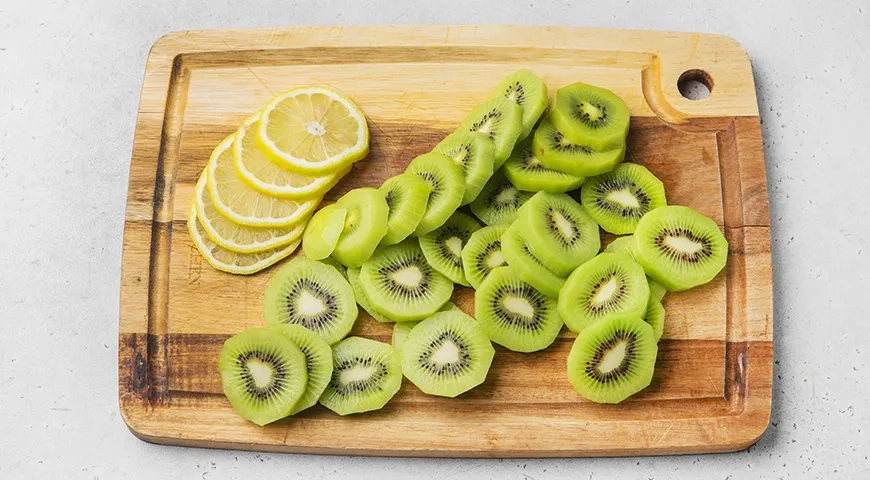 Домашние цукаты из киви: шаг 3