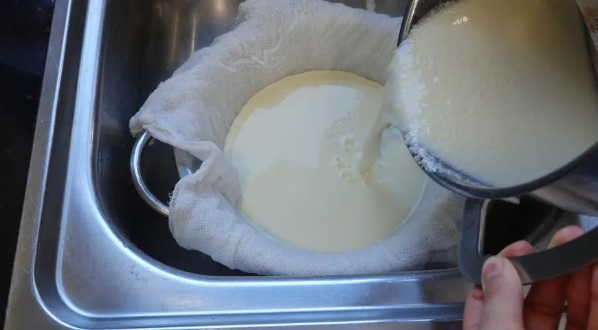 Домашний творог без кислинки на сметане: шаг 3