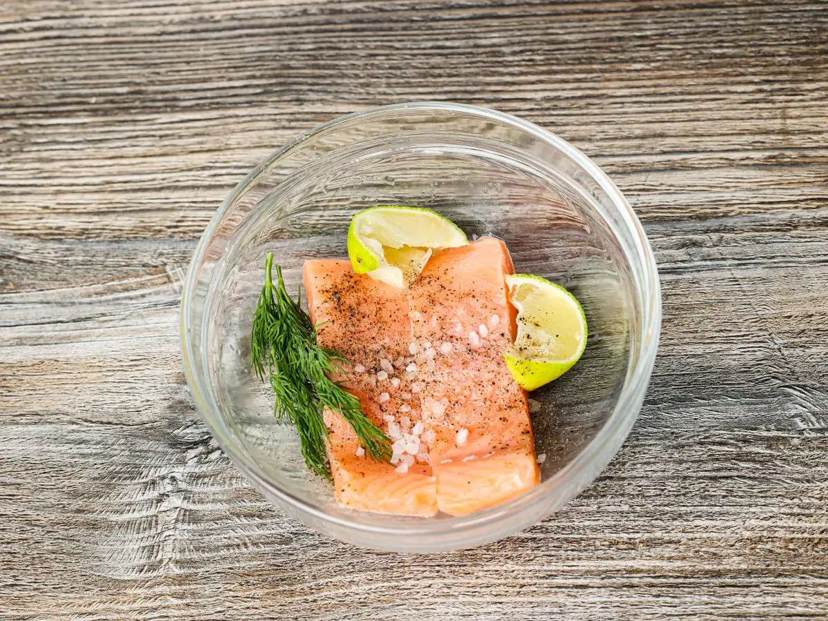 Шаг 3: Форель в сливках