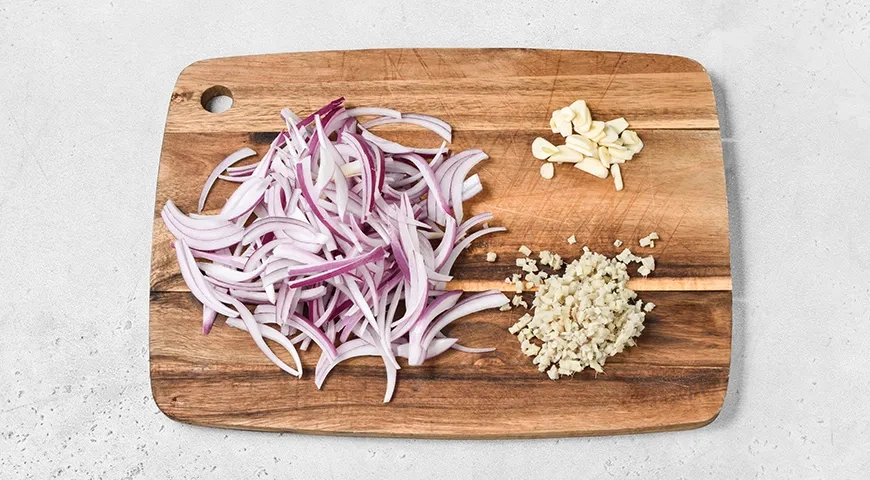 Фунчоза с морепродуктами и овощами: шаг 3