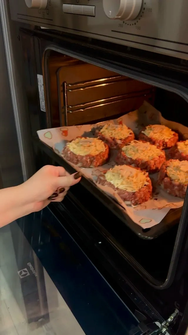 Гнëзда с грибами по-новогоднему: шаг 3