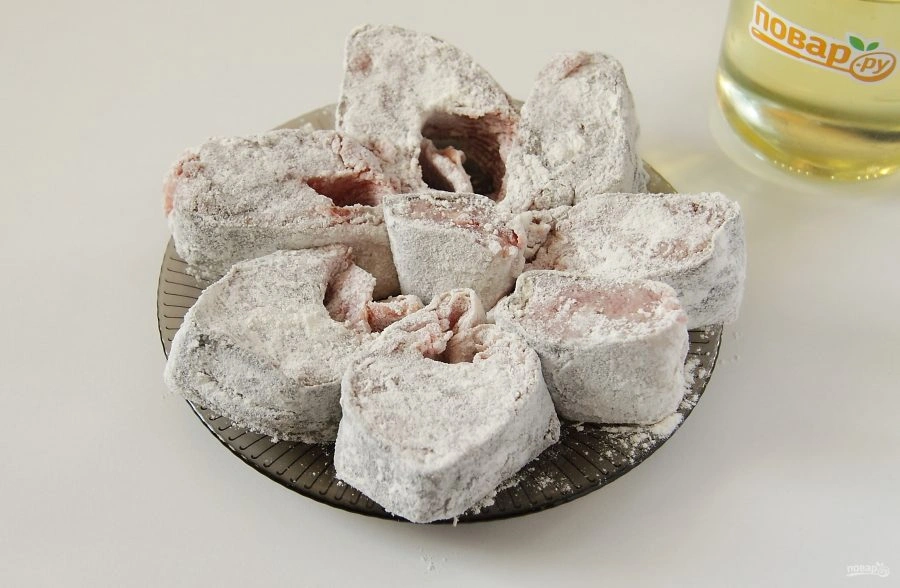 Шаг 3: Горбуша в сметане на сковороде