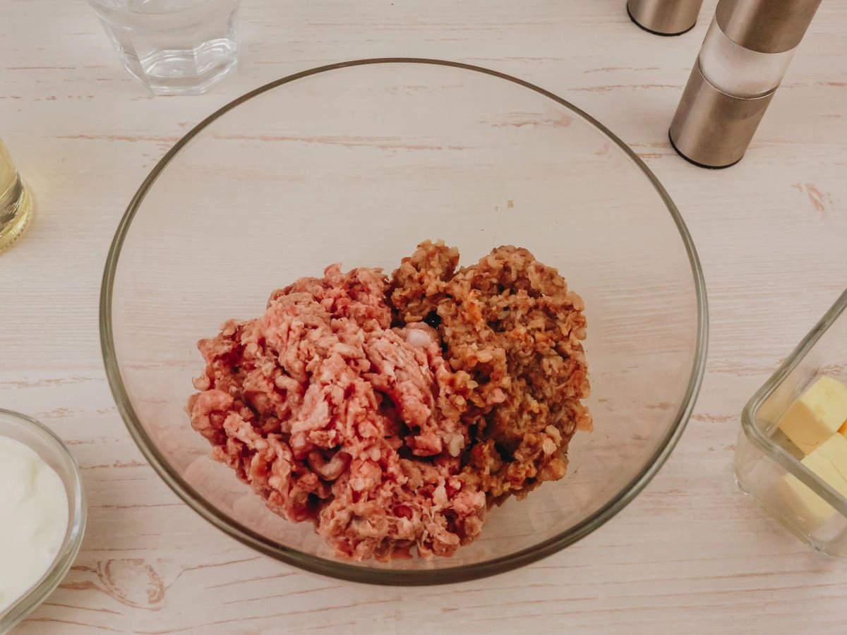 Шаг 3: Гречанники в сметанном соусе