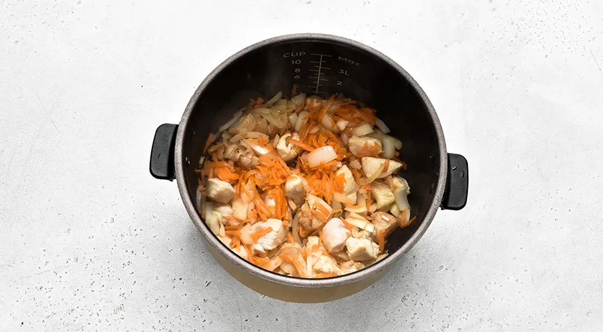 Гречка по-купечески в мультиварке с курицей: шаг 3