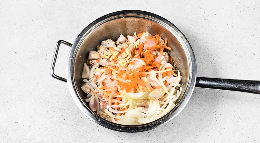 Гречка с курицей на сковороде: шаг 3