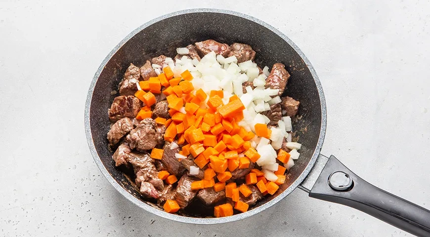 Гуляш из говядины как в советской столовой: шаг 3