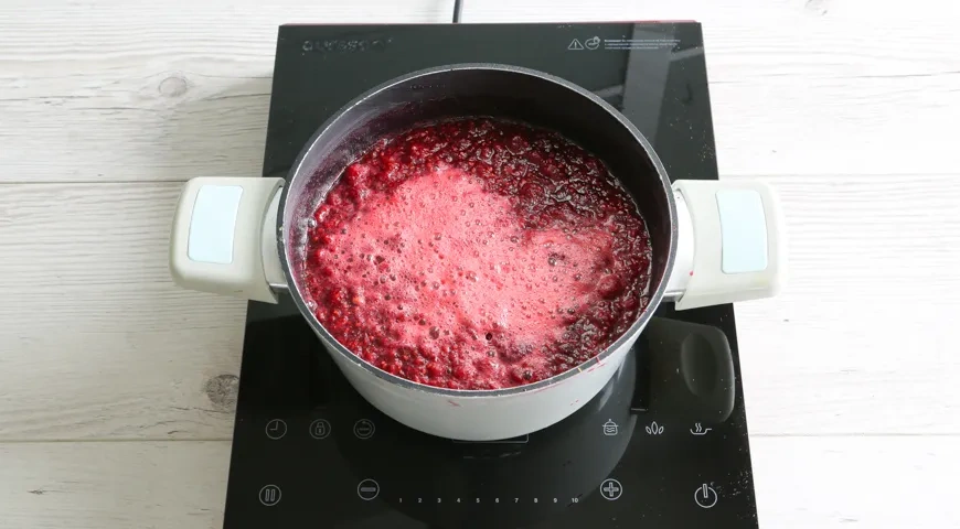 Густое малиновое варенье: шаг 3