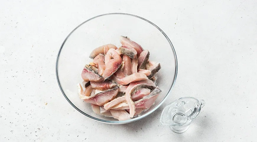 Хе из карпа – корейская острая закуска из рыбы: шаг 3