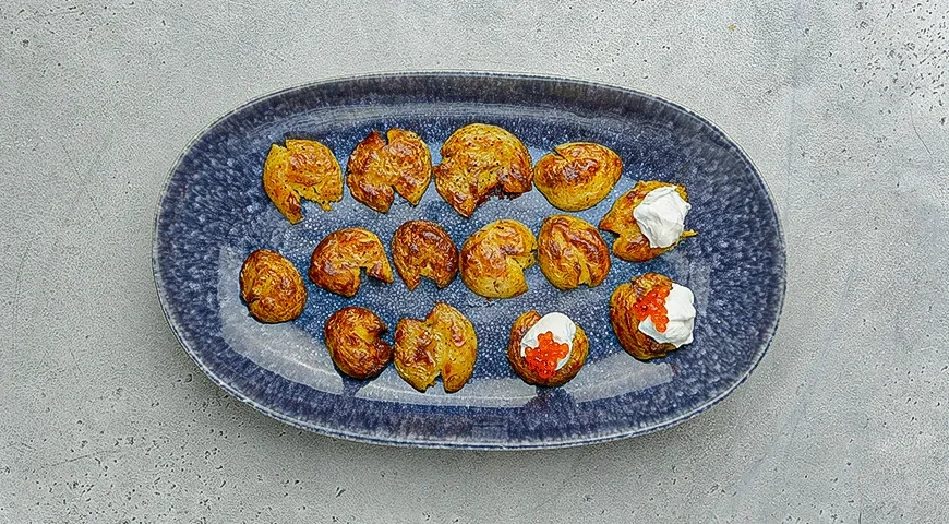 Хрустящая картошка со сметаной и икрой: шаг 3