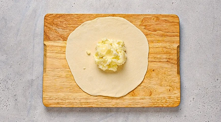 Хычины с сыром и картофелем: шаг 3