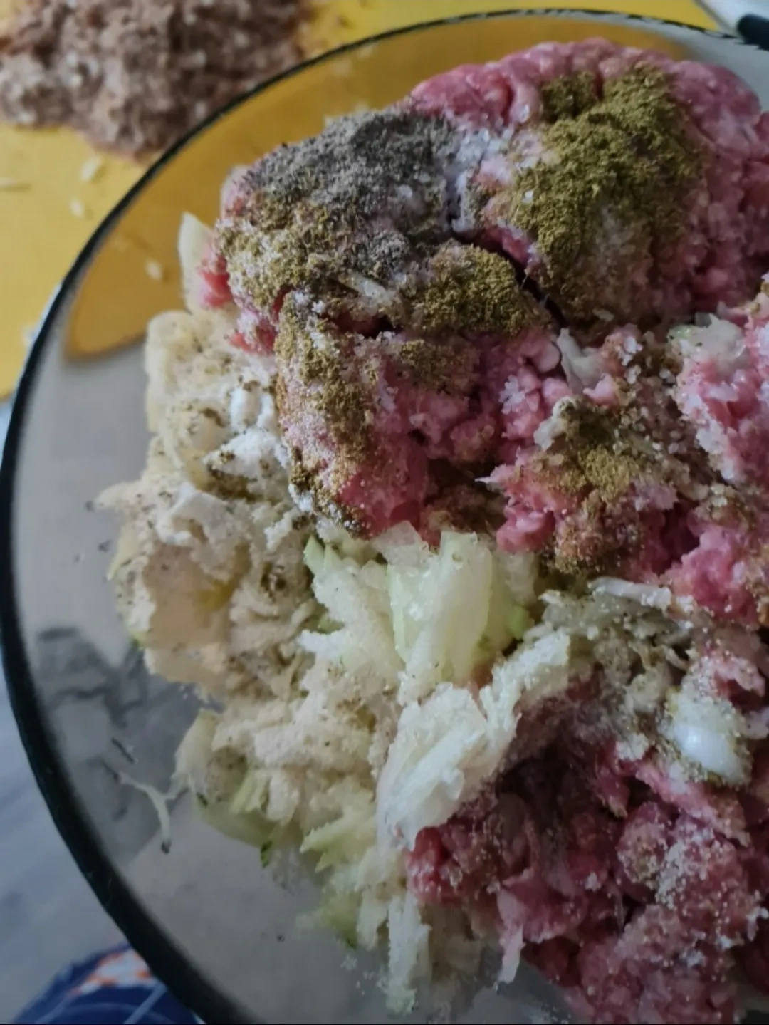 Мясные котлеты с кабачком: шаг 3