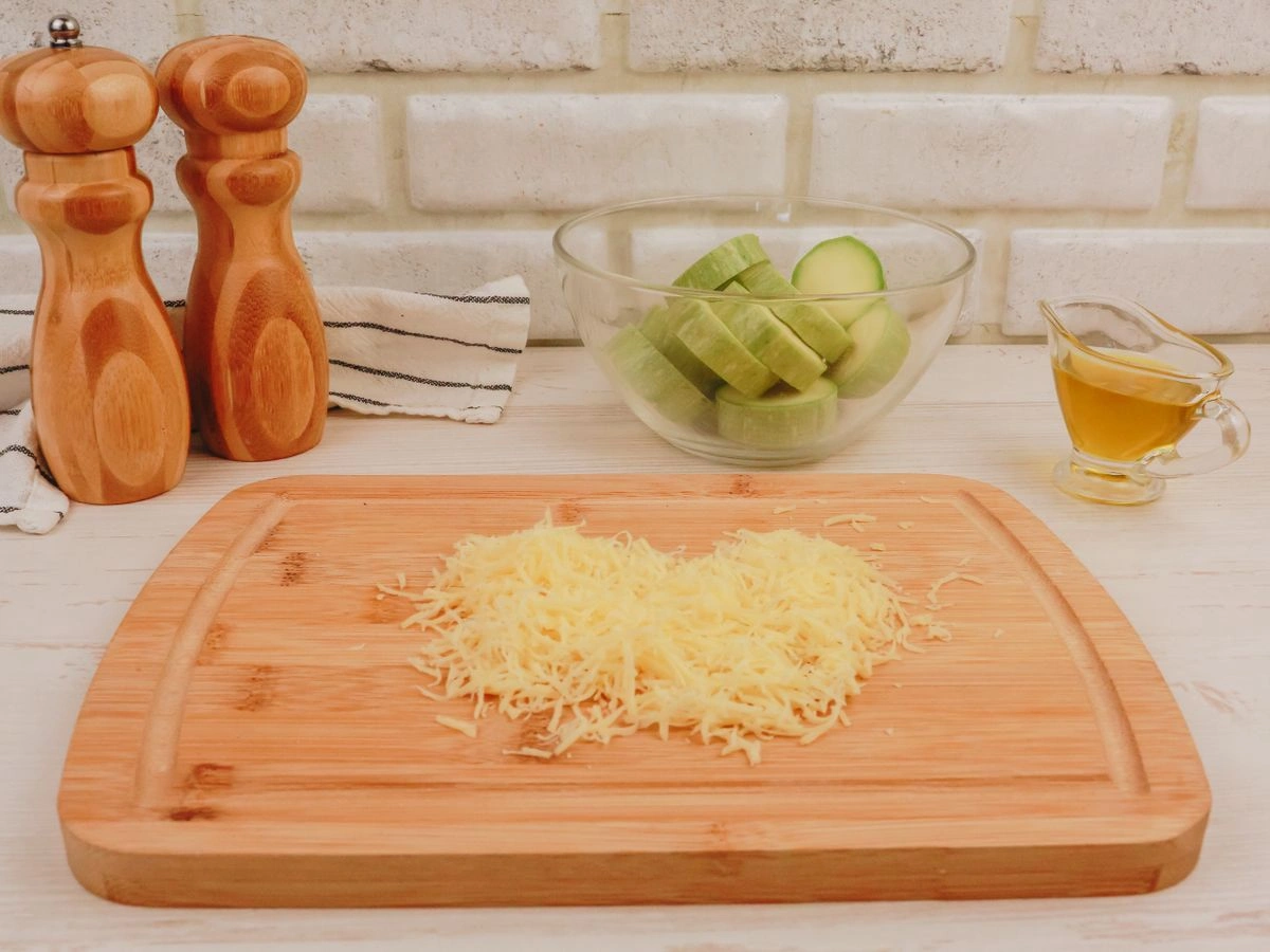 Шаг 3: Кабачок с глазуньей