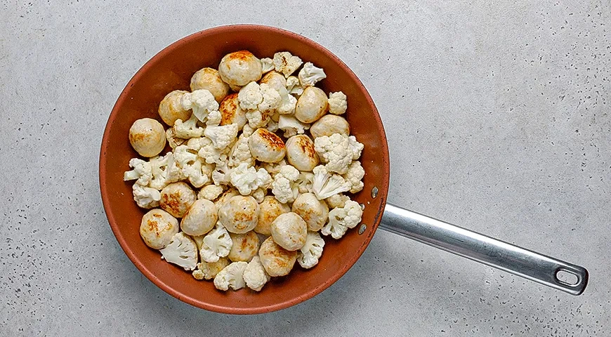 Цветная капуста с фрикадельками и карри: шаг 3