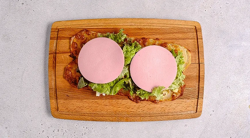 Картофельный сэндвич с вареной колбасой: шаг 3