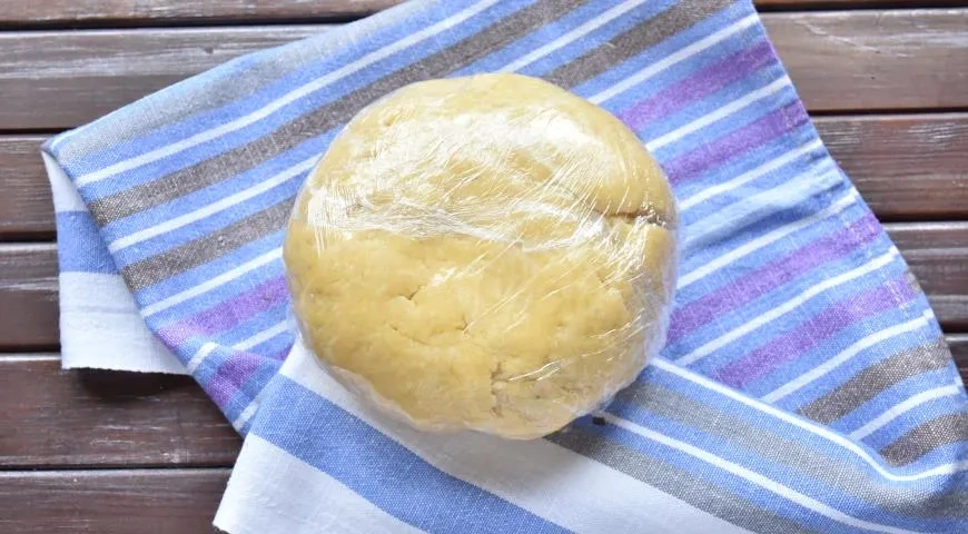 Киш с брокколи и рыбой: шаг 3