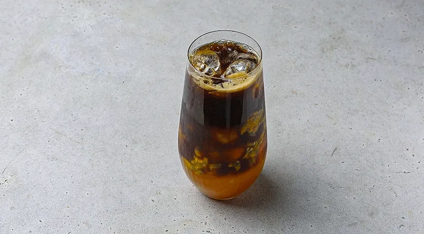 Коктейль «Эспрессо-маракуйя»: шаг 3