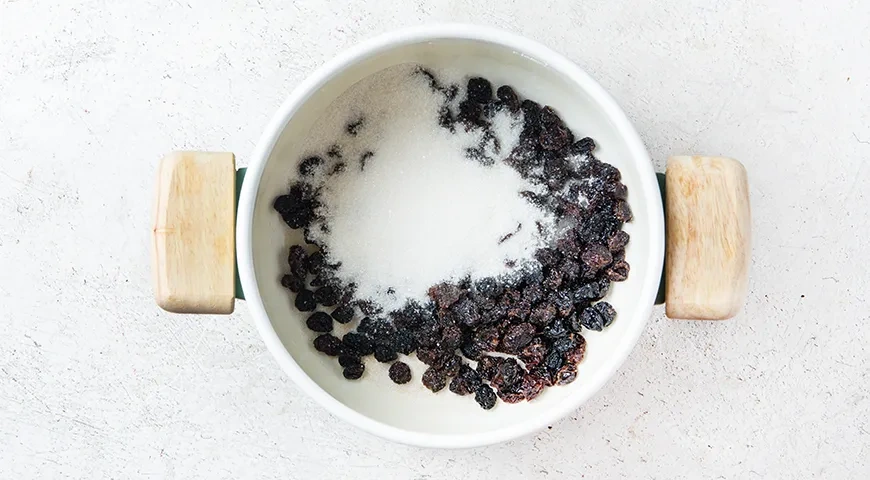 Компот из изюма: шаг 3