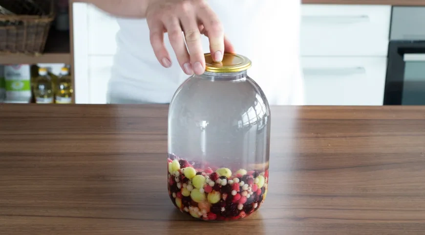 Компот из крыжовника и смородины: шаг 3