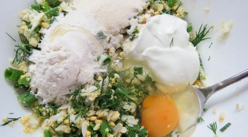 Котлетки из вареных яиц с зеленью: шаг 3