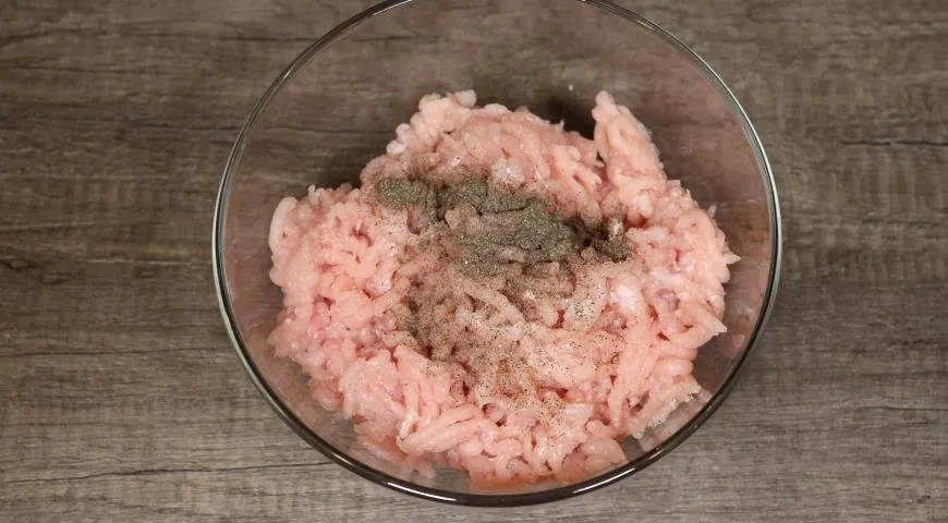 Котлеты из индейки на пару в пароварке: шаг 3