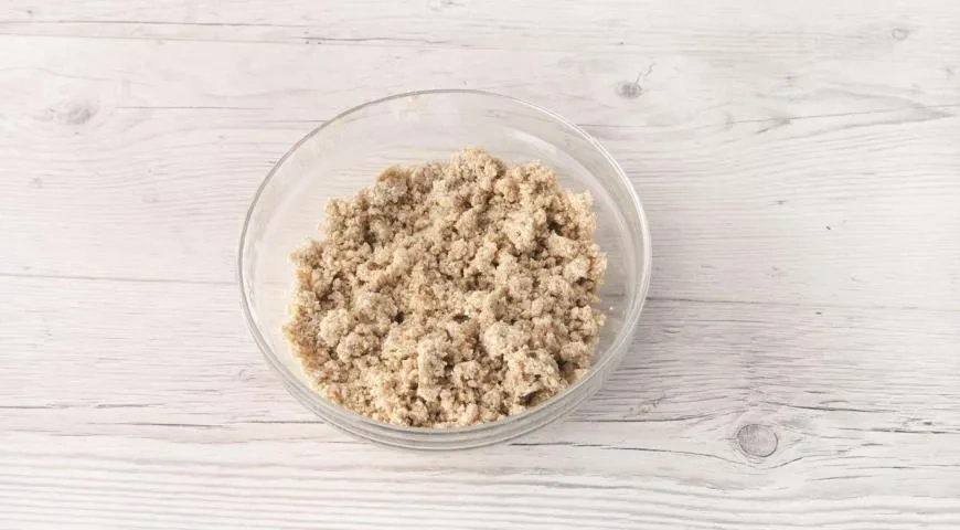 Крамбл из замороженных ягод: шаг 3