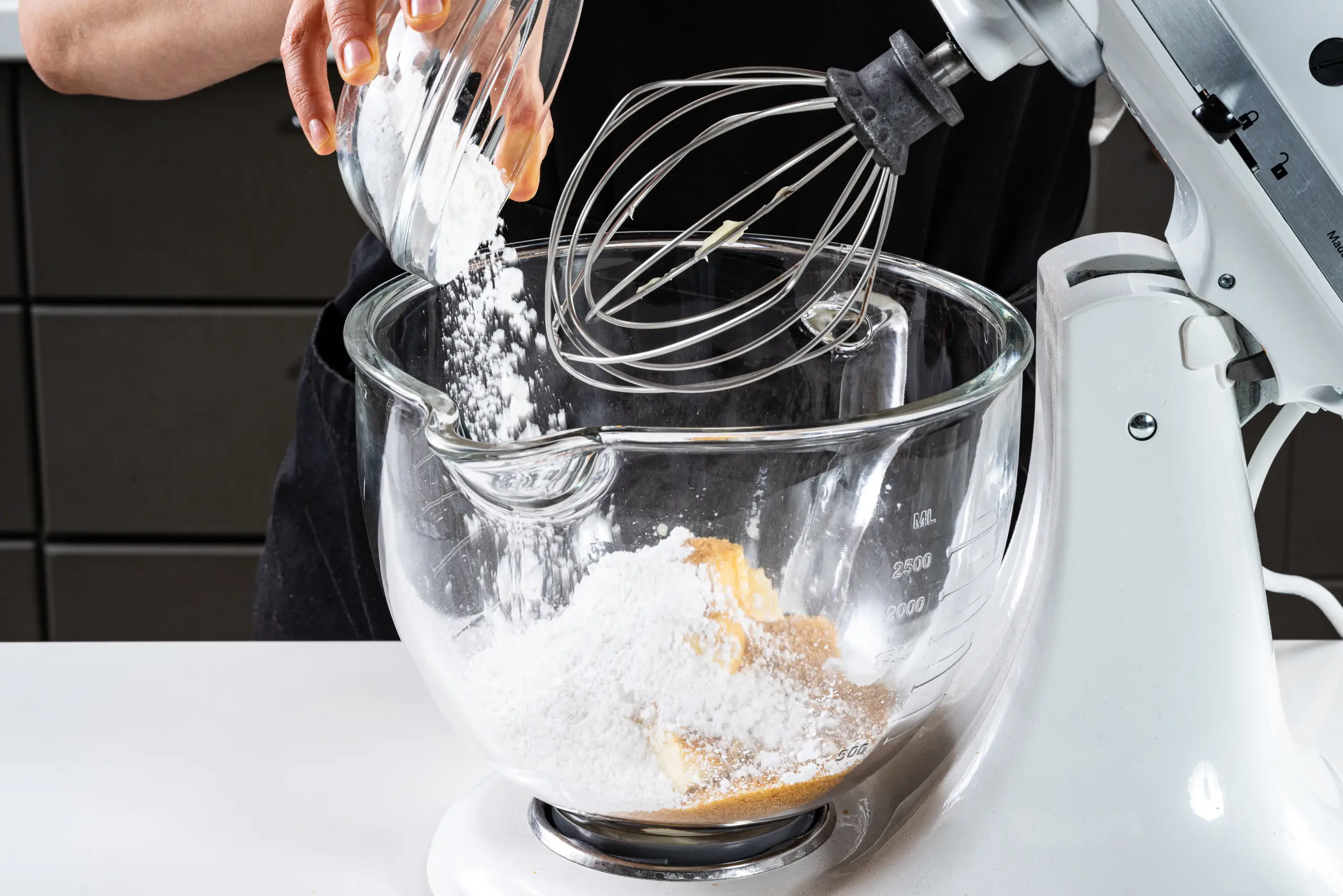 Шаг 3: Крамбл куки с фисташкой и малиной