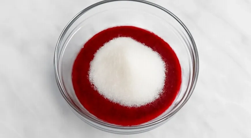 Красная смородина, перетертая с сахаром на зиму: шаг 3