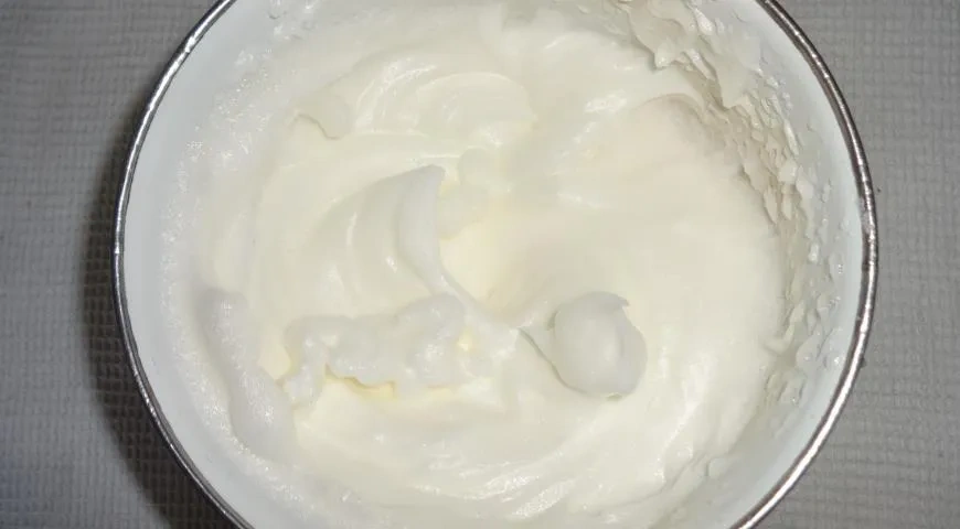 Куличи на кефире: шаг 3