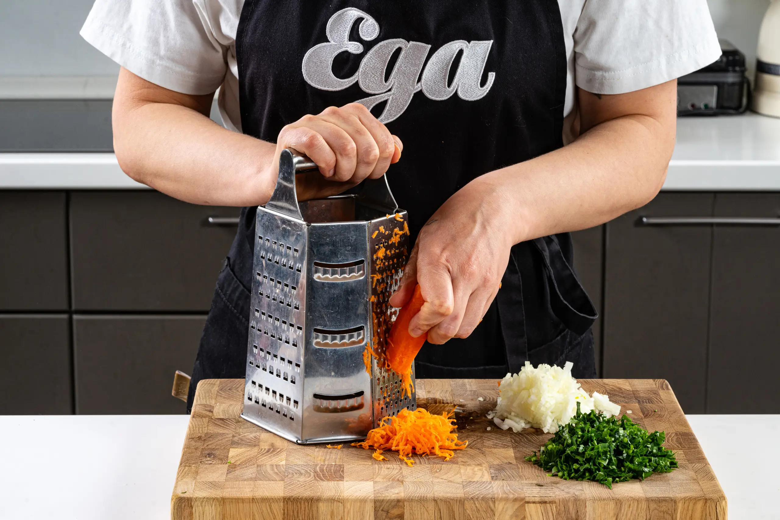 Шаг 3: Куриные котлеты в духовке с перечным соусом