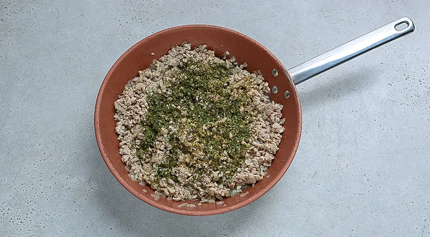 Куриный фарш с фасолью и шпинатом: шаг 3