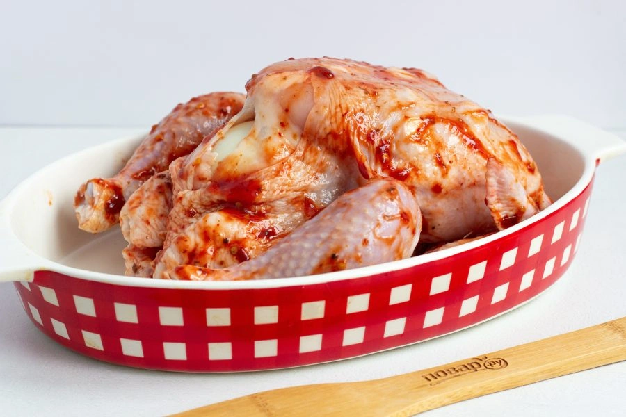 Шаг 3: Курица запеченная с аджикой