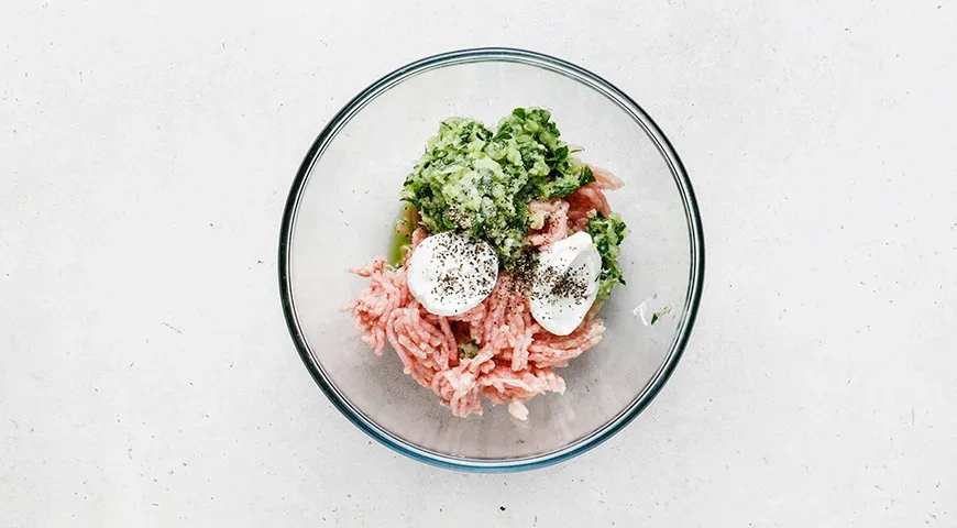 Ландорики (картофельные оладьи с мясом): шаг 3