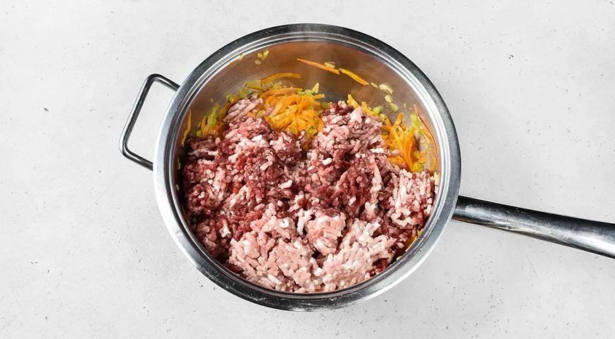 Ленивая лазанья на сковороде: шаг 3