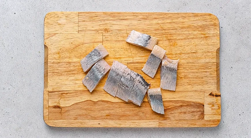 Ленивая селедка под шубой в яйце: шаг 3