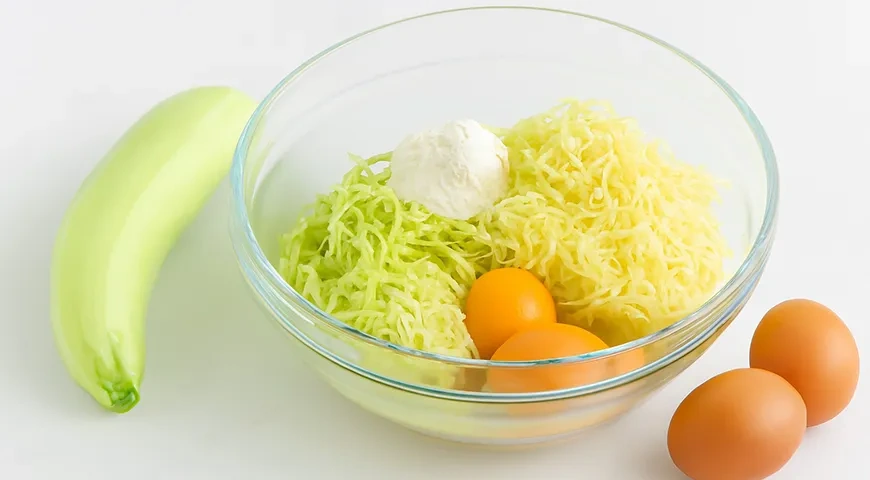 Лепешки из кабачков с сыром: шаг 3