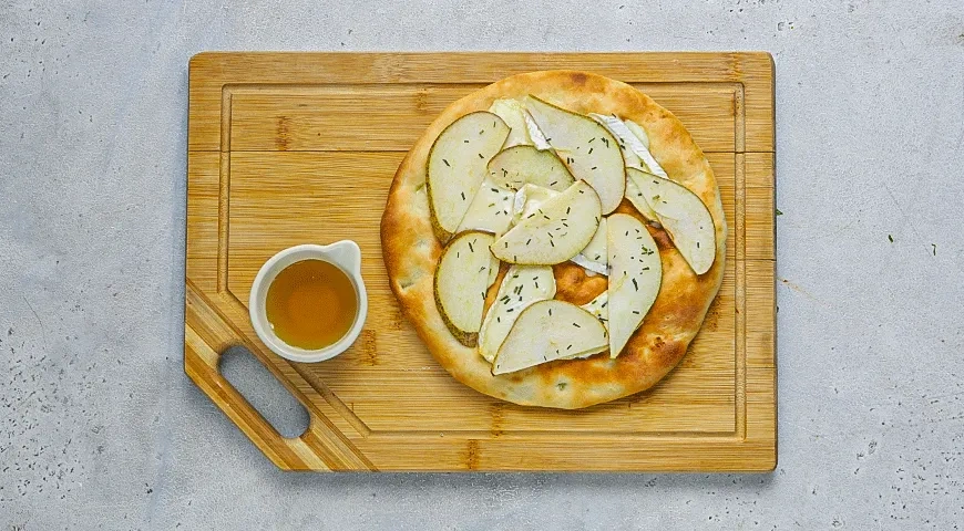 Лепешки с грушей и сыром бри: шаг 3