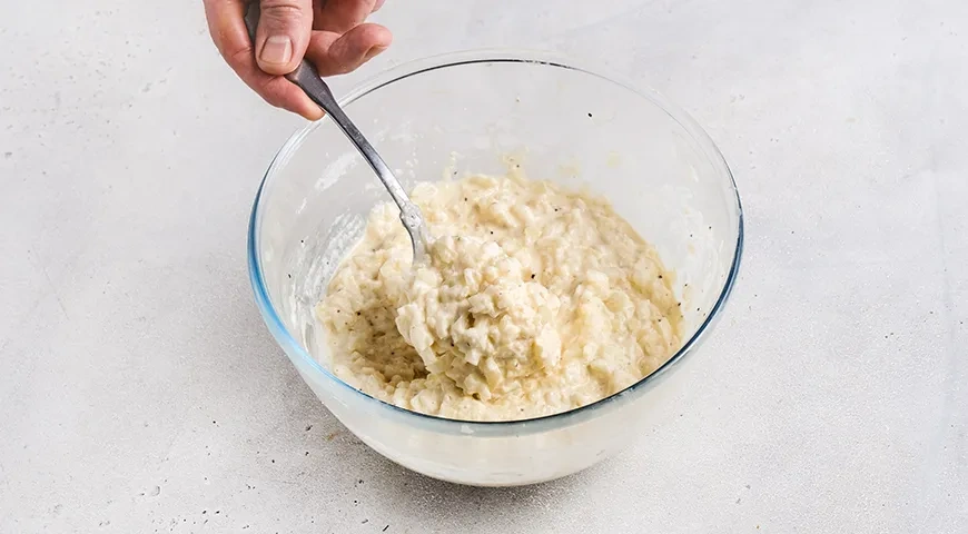 Луковые оладьи: шаг 3