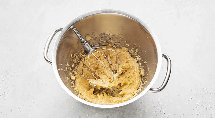 Манник на кефире с яблоками по-домашнему: шаг 3