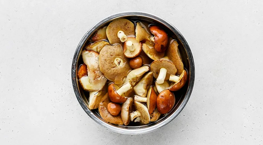 Маринованные маслята с уксусом: шаг 3