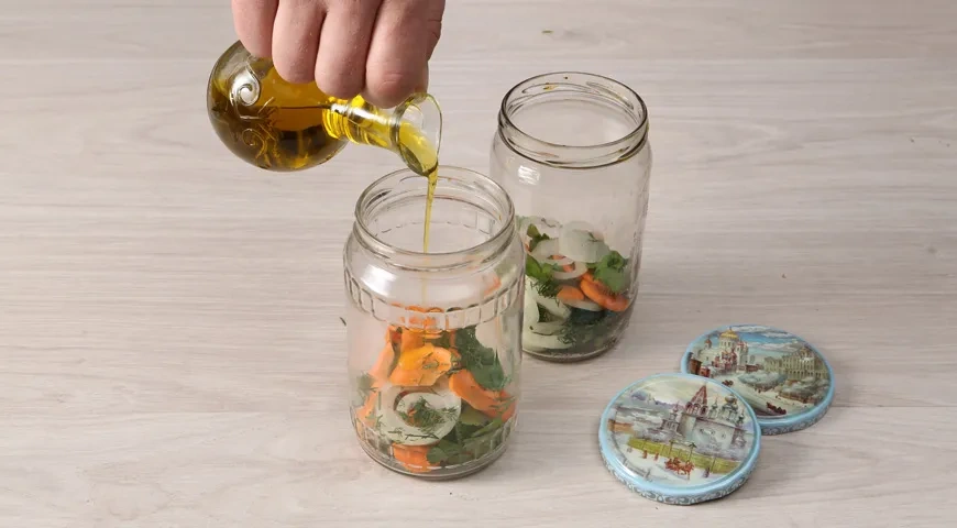 Маринованные помидоры половинками на зиму: шаг 3